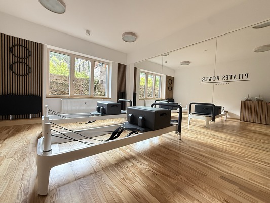 Individuální a duo Reformer Pilates ve studiu Pilates Power Individuální a duo Reformer Pilates ve studiu Pilates Power