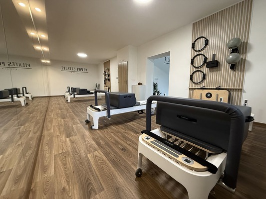 Pilates reformery a pružiny ve studiu Pilates Power Pilates reformery a pružiny ve studiu Pilates Power
